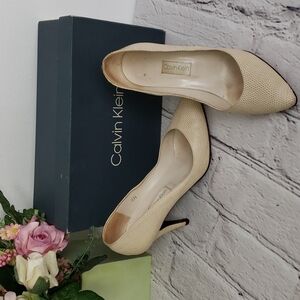 VINTAGE Calvin Klein Designer Winter White Snake Stiletto Pumps 8N VGUC In Box